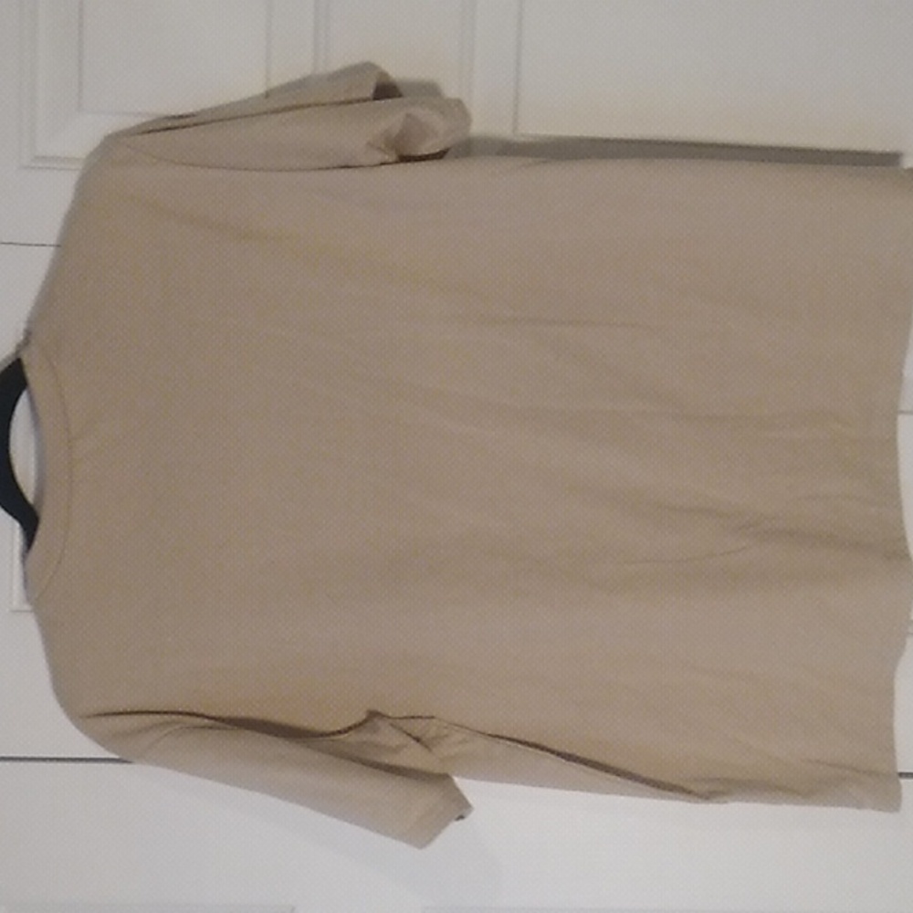 T-Shirt - Picture 3 of 3